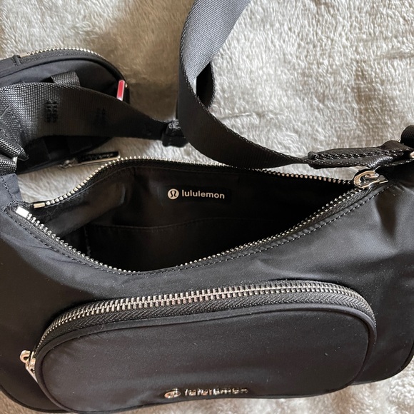 Lululemon Crossbody Bag with Nano Pouch 2L Black - Picture 7 of 10